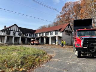 Sterling Inn cleared of damaging overgrowth and brush